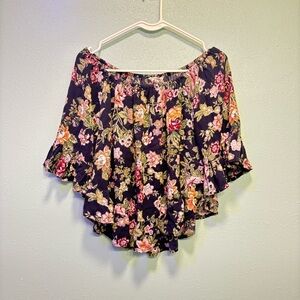 ⭐️ 3/$21 ⭐️ Hippie Laundry Floral Ruffle Curved Hem Blouse Size S​